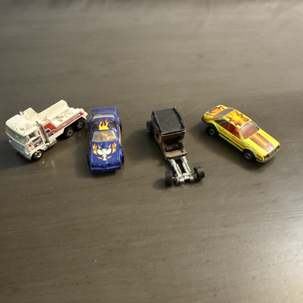 Hot Wheels 1977 Blue '37 Hot Bird Mustang Stage fright  Tow Truck Black Wall Lot